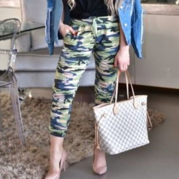 CAMO ARMY PRINT COMFY JOGGERS - Picture 1 of 4